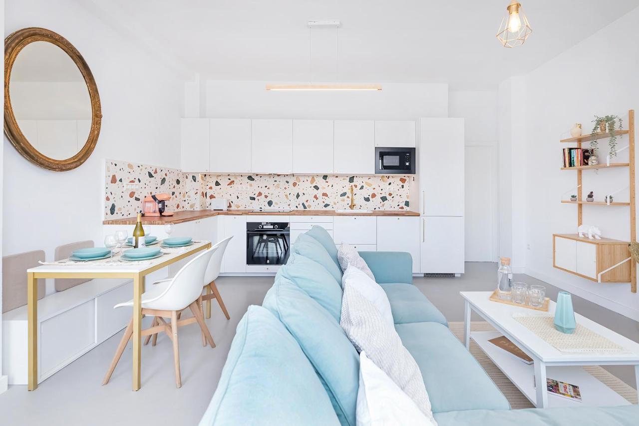 Homey Apt- Atico Con Vistas A La Catedral Malaga Exterior photo