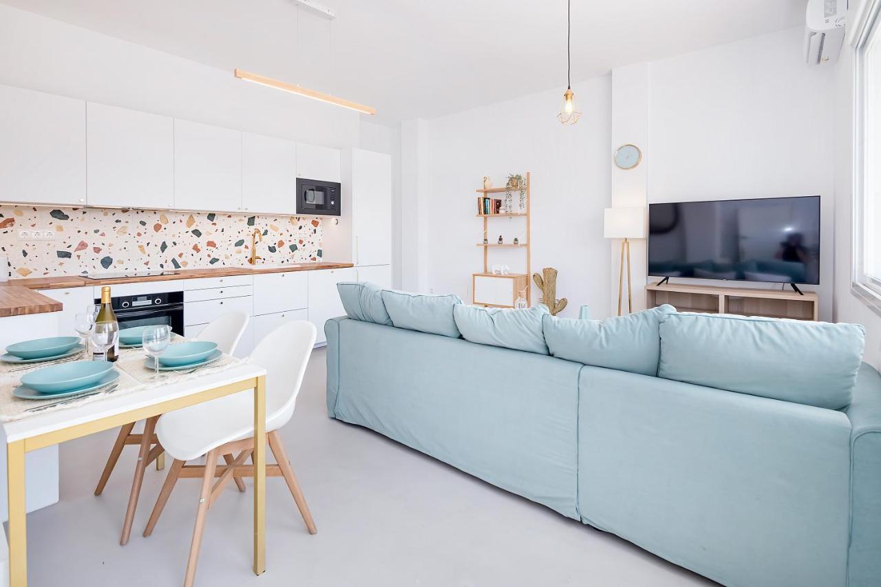 Homey Apt- Atico Con Vistas A La Catedral Malaga Exterior photo