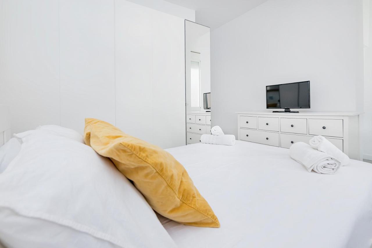 Homey Apt- Atico Con Vistas A La Catedral Malaga Exterior photo